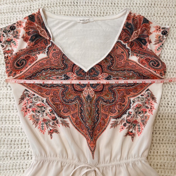 Bohemian style, Short cap sleeves, V neck, tie waist. Sophisticated casual piece - Picture 4 of 6